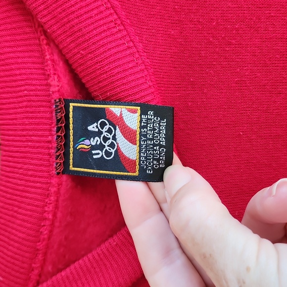 Olympic Red embroidered USA sweatshirt - Picture 3 of 5